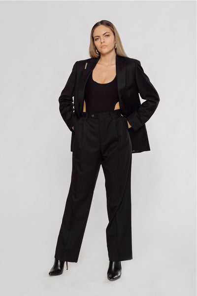 oversized blazer, oversized women's blazer, black blazer, modern blazer, modern women's blazer, women's oversized blazer, black blazer, women's black blazer, women's blazer, basic women's black blazer