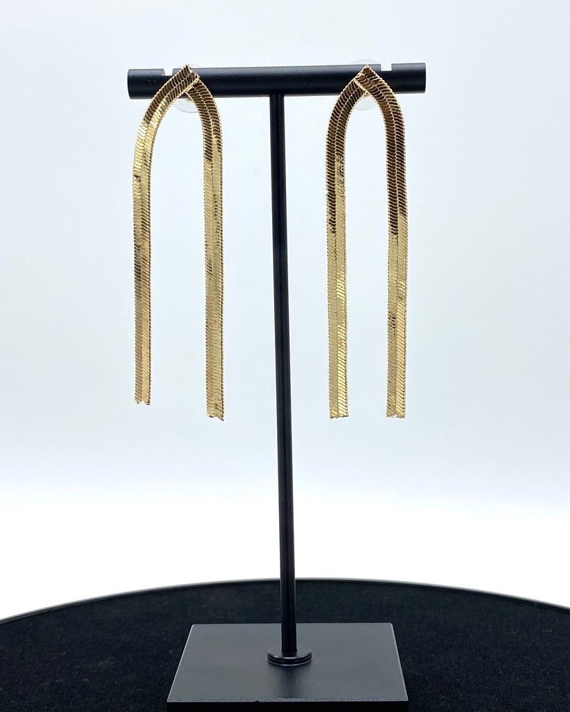 SNAKE CHAIN EARRINGS MADE IN STAINLESS STEEL WITH GOLD DIPPED.