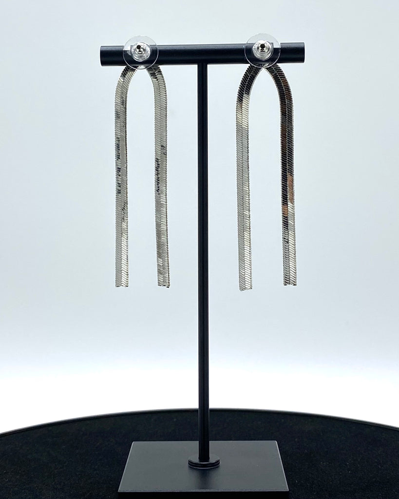 SNAKE CHAIN EARRINGS MADE IN STAINLESS STEEL WITH STERLING SILVER DIPPED.