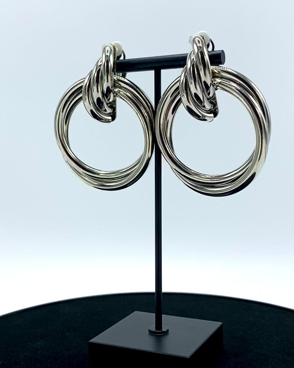 DOUBLED RING METAL KNOT CLIP ON EARRINGS SILVER