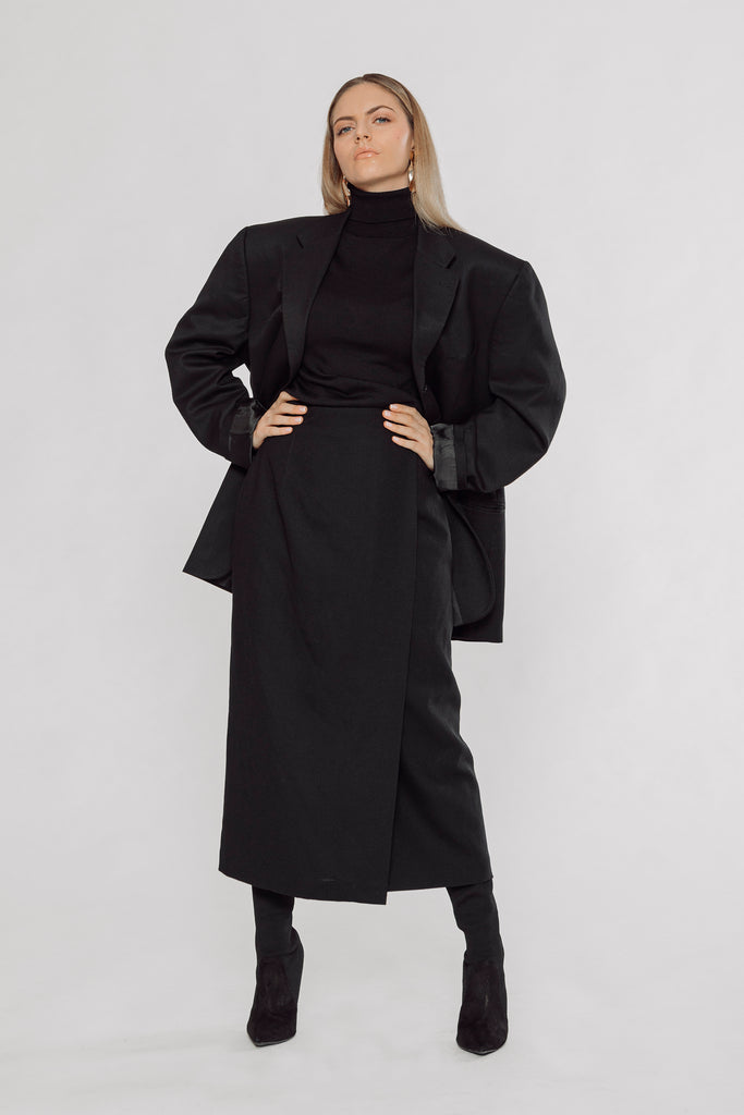 balenciaga jacket, balenciaga blazer, balenciaga blazer jacket, oversized jacket, oversized suit jacket, oversized blazer, oversized wool blazer, oversized wool jacket, black blazer, black jacket, black oversized suit, black oversized suit jacket, black fashion, black aesthetic, modern outfit, elegant jacket, elegant blazer, genderless fashion, women's fashion, editorial fashion