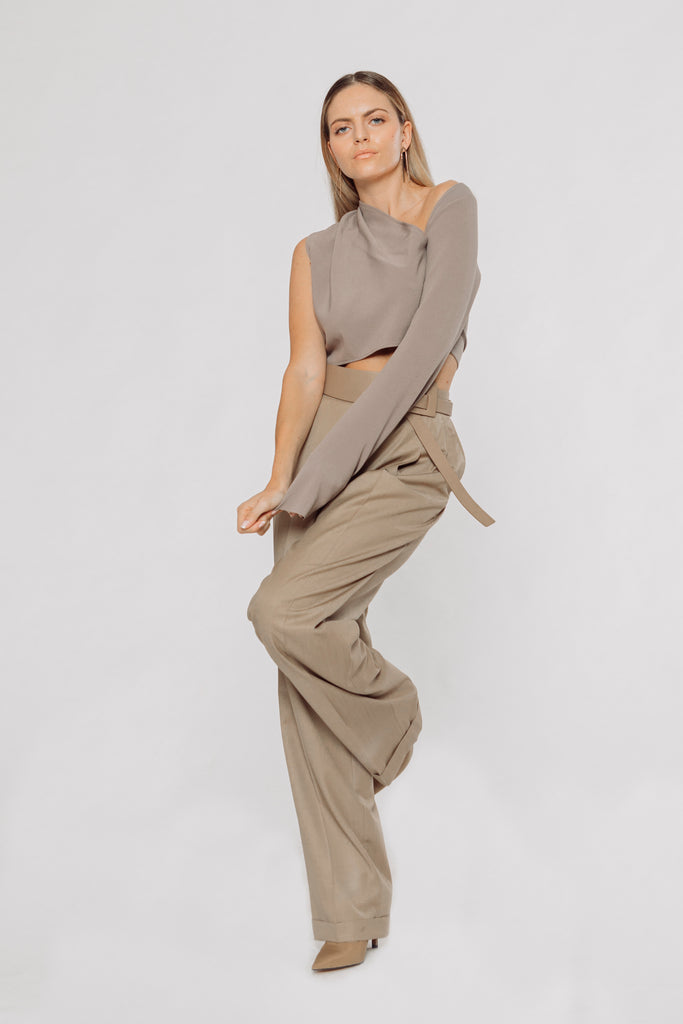 fluid wide leg pants, wide leg pants, women's wide leg pants, from pleats pants, menswear style pants, wide leg pants with pleats, wide leg pants with front pleats, boyfriend pants, boyfriend dress pants, boyfriend style pants