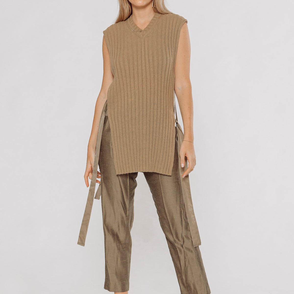SIDE-TIE SWEATER VEST – Maxmouder